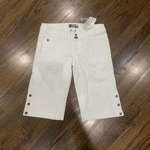 New Oakley Women’s White Shorts Size 0
